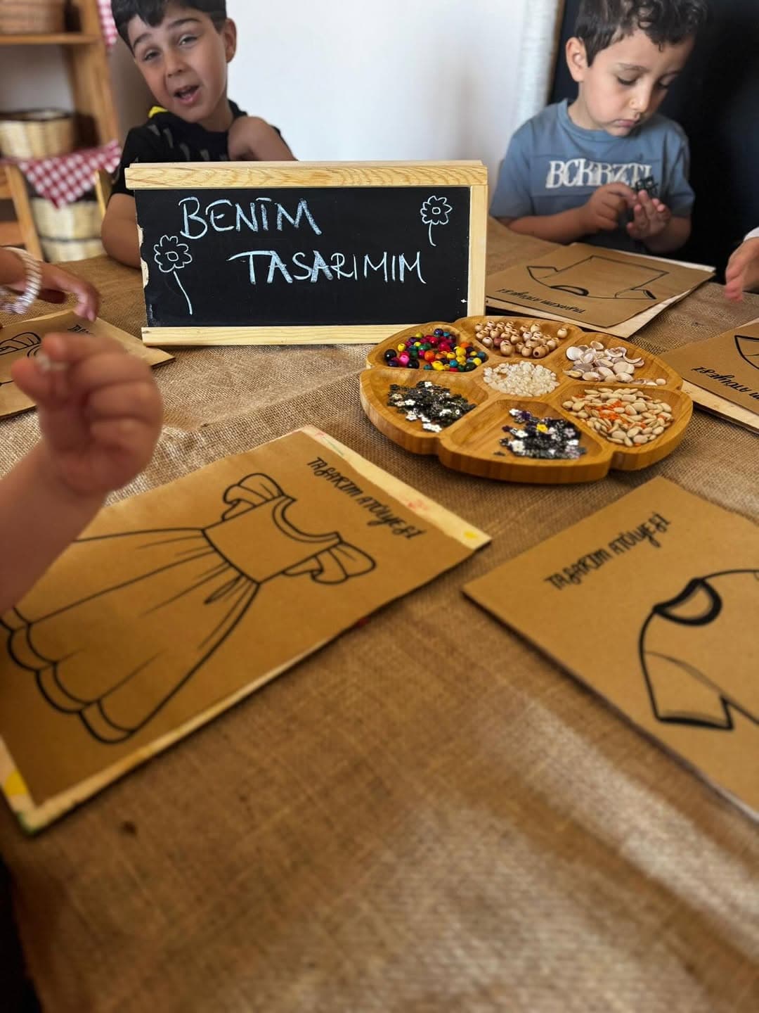 Sanat etkinliği: boyama ve tasarım