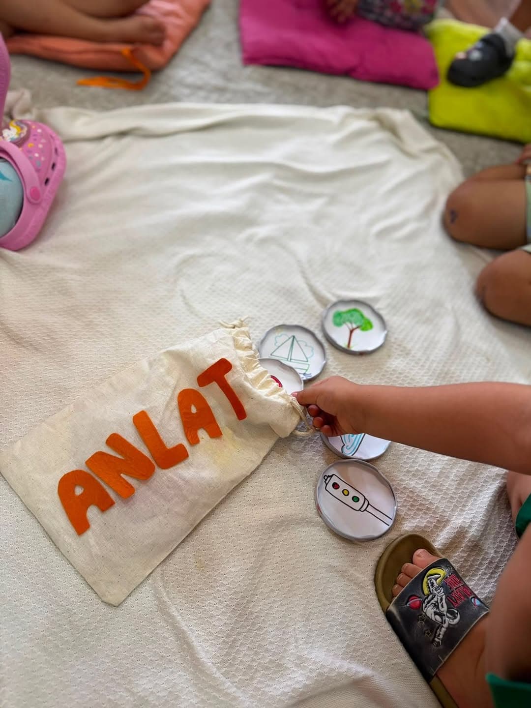 Masal anlatıcılığı: anlat çantası