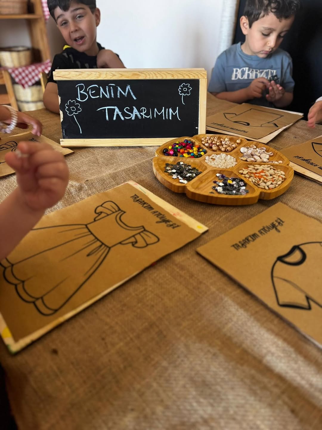 Sanat etkinliği: boyama ve tasarım